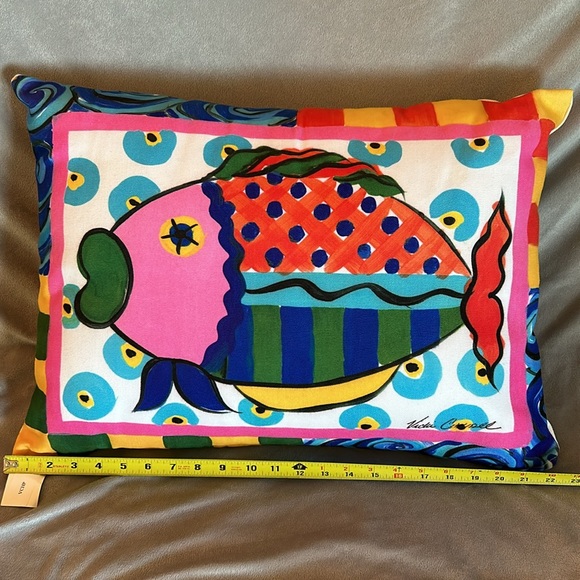 FUNKY FISH VCHP PILLOW - Picture 6 of 8